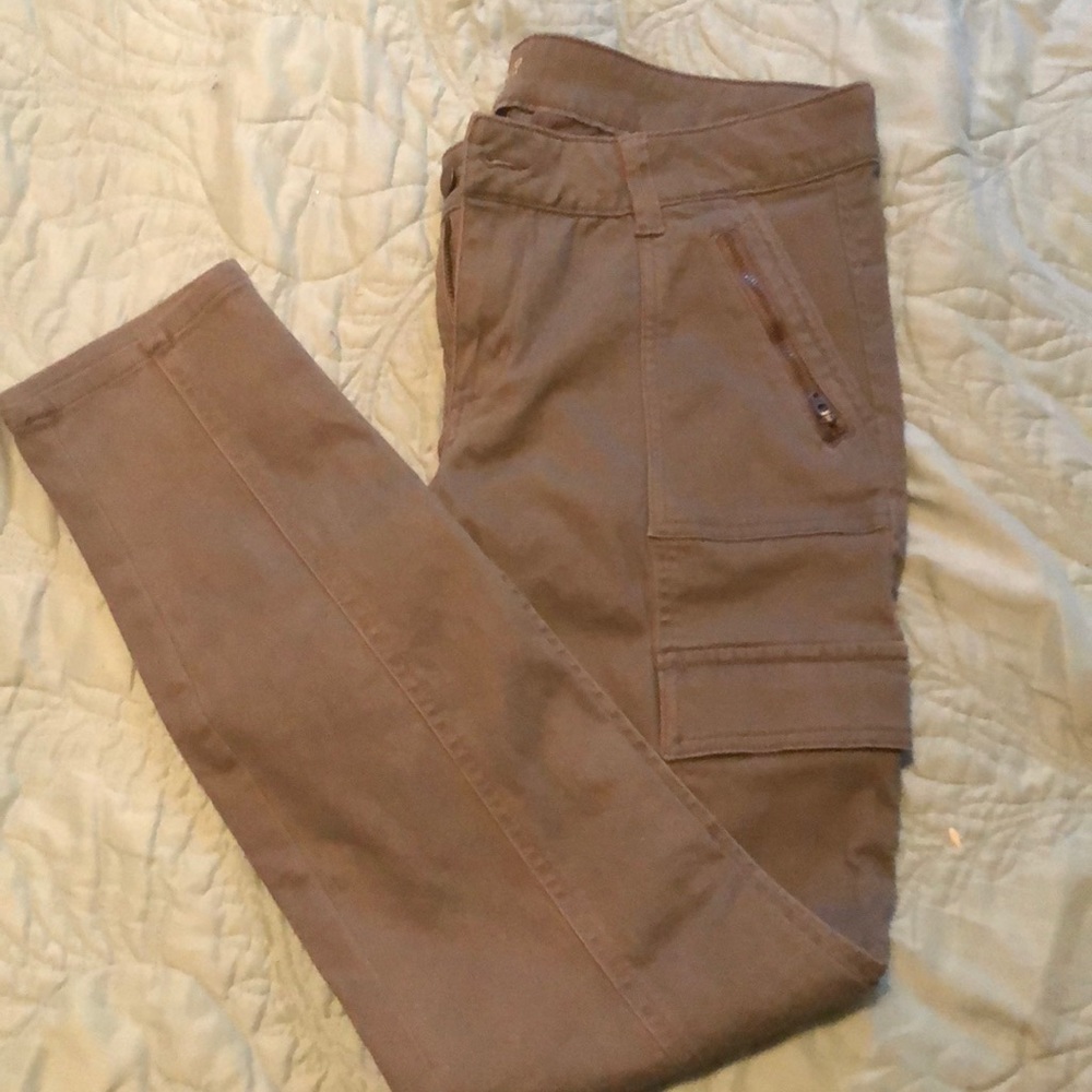 Gap cargo khakis